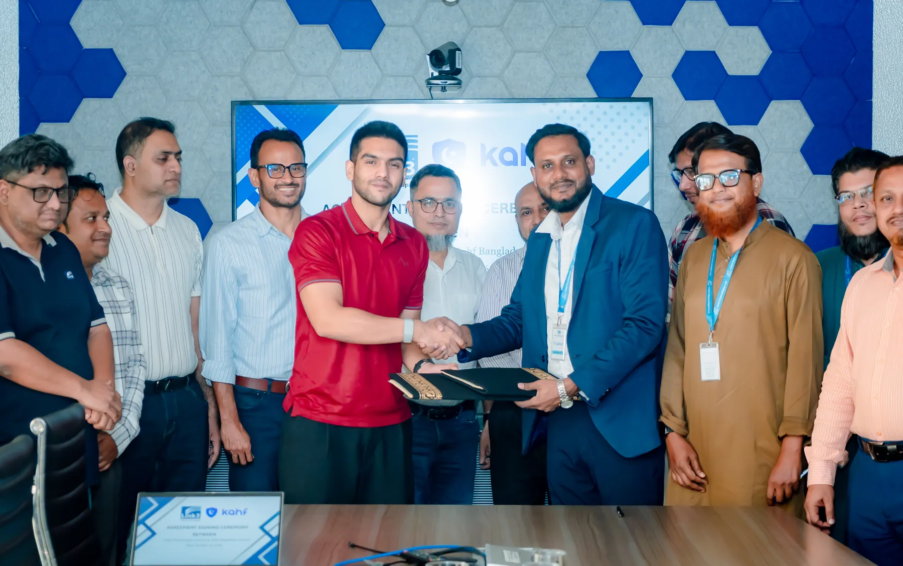 লিংক থ্রি চুক্তি সই — কাহফ ইন্টারনেট পার্টনারশিপ